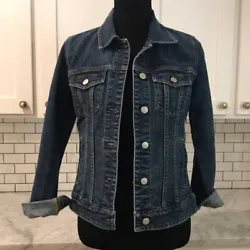 Excellent Condition!J. Crew Denim Trucker JacketWomens size mediumPit to Pit Lying Flat 18