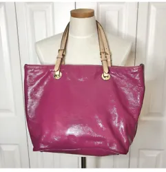 Michael Michael Kors Dark Pink Patent Leather Tote bag, AI-1109. The perfect tote bag, such a pretty color! Patent...