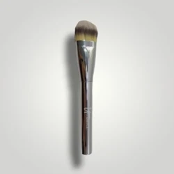 Foundation Brush. New & Factory Sealed.