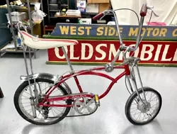 Schwinn Sting-Ray Apple Krate Bicycle, Chicago, Made in U.S.A., w/Schwinn Stik-Shift, everything seems original on it,...