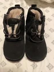 Ugg Boots Toddler/Baby UGG® Neumel Boot Black Size 4/5 1103500I Barely Worn. Condition is Pre-owned. Shipped with USPS...