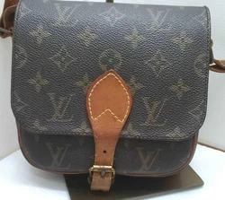 Véritable Goyard Saint Louis PM Blanc Blanc GOYARD. Jai hâte de faire affaire avec vous! Nous pouvons combiner votre...