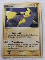 Carte Pokémon: Pikachu 78/110 de Fantômes Holon. Très bon état , envoyé avec protection