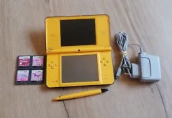 Lot Nintendo DSi XL console jaune et noir.  Fonctionne correctement et testé évidemment Vendu comme sur les photos de...
