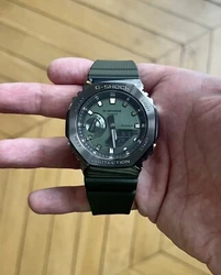 Je vends une Casio G Shock GM-2100B3AER en Full set. (Boite et papiers dorigines). - Etanche à 200m, 20ATM. - Verre...