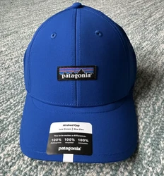 The front of this cap is traditional & maintains its shape, while the back is lightweight & does not (as shown in the...