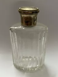 Flacon parfum ancien Nina Ricci Lalique France . Ref75376. Vendu en état. Voir photos . Dimensions: 10cm x 6 cm x 4cm
