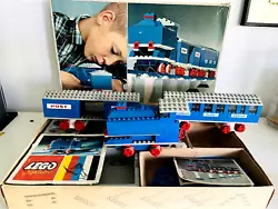 LEGO SET 113-2 DE 1966 TRAIN. WAGONS ET TRAIN COMPLET. AVEC LA BOITE. ETAT BOITE LE SET A ÉTÉ MONTÉ SELON LA NOTICE....