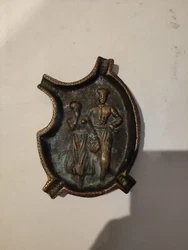 Coupe ou cendrier en bronze patiné.