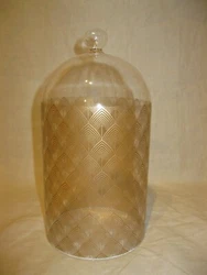 ANCIENNE CLOCHE / ANCIEN GLOBE. pour HORLOGE / PENDULE À POSER. en VERRE DÉCORÉ. Poids environ 0,230 kg.
