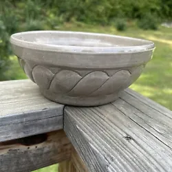 Sweet old primitive mixing bowl made by Mountainside Pottery. In good condition with no damage. Normal glaze...