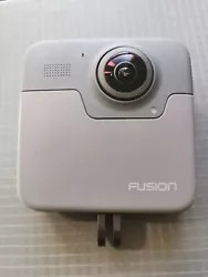 Vends Caméra 360 GoPro Fusion.