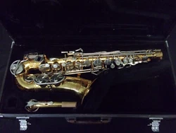 Buy this QUALITY! MADE IN THE USA. EVERYTHING SEEMS TO BE MOVING PROPERLY, BUT THIS SAXOPHONE HAS NOT BEEN PLAY TESTED....