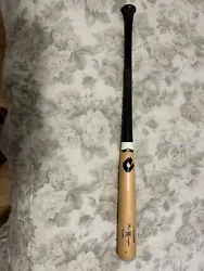 DEMARINI D110 PRO MAPLE WOOD COMPOSITE BBCOR BASEBALL Bat. Bottom of handle the insert to say what size the bat is has...