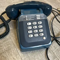 Ancien Téléphone SOCOTEL S63 Bleu A Touches. En parfait étatManque à l’arrière. Le support pour l’écouteur...
