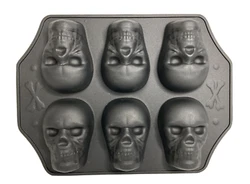 Metal Skull Cakelet Cake Pan Muffin Halloween Decoration6 cavity muffin, mini cake panCondition:  Excellent