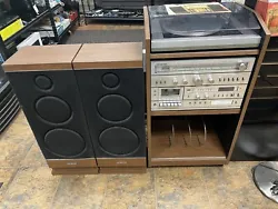 Hi and Welcome to our auction! This auction is for a Very Rare 1980s Vintage Soundesign AM/FM Cassette 8 track Record...
