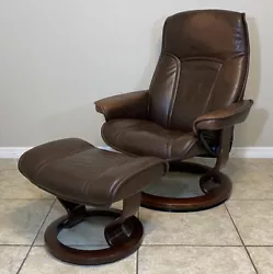 Ekornes Stressless Leather Recliner Chair & Ottoman Medium ‘Governor’ ModelHeight 40”Width 30.5”Depth 30”This...