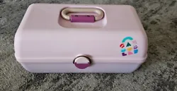 Vintage Caboodles Makeup Case. Scrapes / scuffs present  Needs cleaned  All working  3 levels Large case  Non smoking...