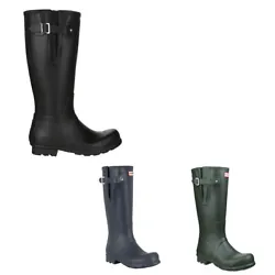 Adding a trendy spin on wellington boots, the Original Side Adjustable boots from Hunter ensure that you do not have to...