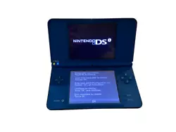 Console Nintendo Dsi XL Bleue testée et totalement fonctionnelle. Vendue avec chargeur officiel Nintendo. Envoi...