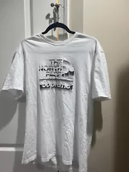 the north face supreme t shirt. No tears or stains. Very good condition. Logo isnt fading. 100% authentic supreme T