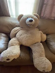 I’m selling a bear in great condition, never actually used instead of being kept in a corner for a long time. These...