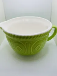 Beautiful Mason Cash Batter Bowl with Handle and Pour Spout 2 Liter. spout and handle. Bright shiny Green with light...
