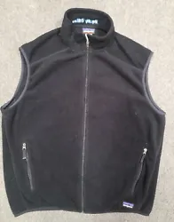 Vintage Patagonia Synchilla Black Fleece Vest Mens XL.  **Equity Office** Letting On Back Of Collar
