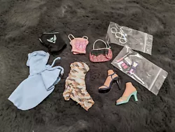 Replacement accessories for various GNO dolls.