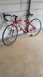 GIANT OCR 3 ROAD BIKE,  RED, SIZE SMALL, 24 SPEED. The Derailler Hanger on center post broke. SEE PICS. They sell for...