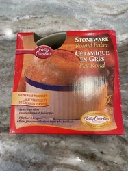 New - Betty Crocker - Stoneware - Round Baker. 7.5” D x 3” H. Condition is 