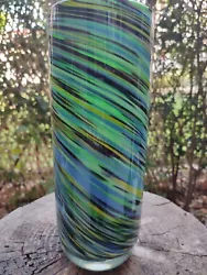 Grand vase en verre dart dans le style Cenedese filigrana par Vetreria Gino avec bandes multicolres. bandes de verre...