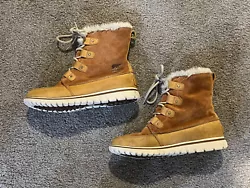 Sorel Waterproof Suede Boots Women’s Size 10, Camel Color. Condition is Pre-owned. Shipped with USPS Priority Mail.