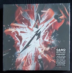 METALLICA AND SAN FRANCISCO SYMPHONY. S&M2 COFFRET TRÈS RARE.  LIMITED  EDITION. 4 LP + 2 CD ET 1 BLU-RAY.  NEUF ET...
