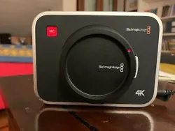 le Caméra de production Blackmagic Design 4K dispose dun capteur dimage de taille Super 35 mm avec un obturateur...