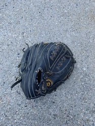 vintage wilson baseball glove.