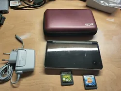 Nintendo DS Console Dsi XL Chocolat EUR  Vendue avec deux jeux et chargeur Le Stylé nest pas dorigine