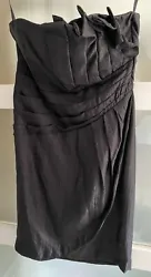 Très belle robe H&M noire. largeur taille env. mais ne sont pas neufs, ils ont été portés et lavés. Pas denvoi à...