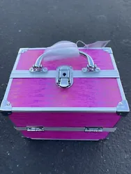 NWOT Caboodles Train Case Holographic Pink 4 Tray Makeup Storage Beauty Keys. 6.62 Inches (H) x 6.38 Inches (W) x 8.5...