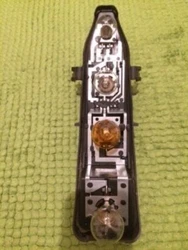 1 platine feu arrière droit passager pour Scenic 2. ( platine porte ampoules ). Toutes les images sont illustratives...