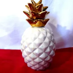Apropos Home Collection Ceramuc White & Silver Pineapple Decor New 11.5” Tall.