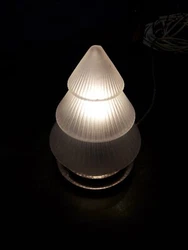 lampe art deco verre sablée forme sapin stylisé   a poser en lampe de chebet ou a suspendre ( 2 trous de fixation a...