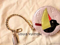 Louis Vuitton Animania limited edition coin purse. Made of rose Angélique vernis leather. Dating code TH4099.