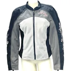 Features : Wmns Harley Davidson Gray and Black Padded Nylon Moto Jacket, front zipper pockets, Sz M. Materials : nylon,...