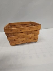 1994 LONGABERGER Small Berry Basket 2D.