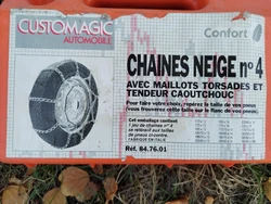 Chaînes neige marque Customagic. Très peu servies.
