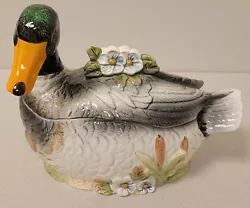 This vintage WCL Mallard Duck Cookie Jar is a perfect addition to any kitchen or collection. The canister, made of...