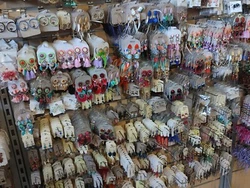 Lot 50 Boucles doreilles IKITA.