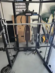 Marcy SM-4008 Smith Machine with Bench + Full Set Of Weights + Free Bar. Weights:2x 45lbs plates2x 35lbs plates2x 25lbs...